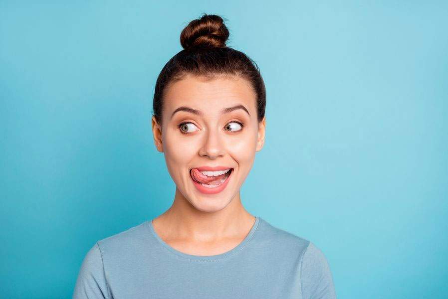 How to Clean Your Tongue: 6 Benefits of Brushing Tongues