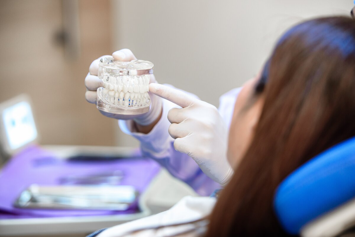 Teeth Bonding vs. Veneers Which Dental Treatment is Better?